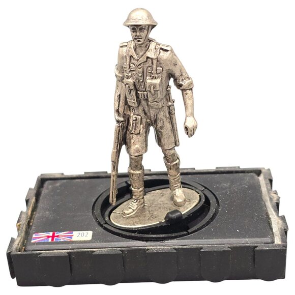 Vtg 1/32 British Military Soldier Figure Rifle Unpainted Metal Detailed - Picture 1 of 12
